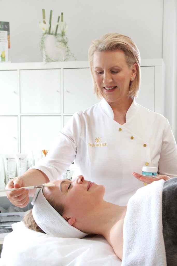 SkinHouse Kosmetikstudio Karlsruhe. Kosmetikbehandlung im Kosmetikstudio.